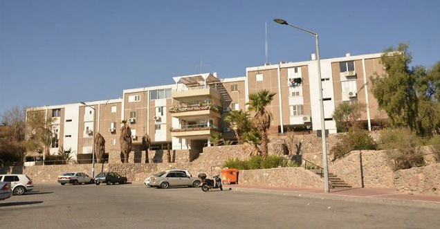 Residential buildings in Eilat. The upgrade works do not need to place scaffolding around the building and therefore do not disturb the tenants (Photo: Meir Ohion)