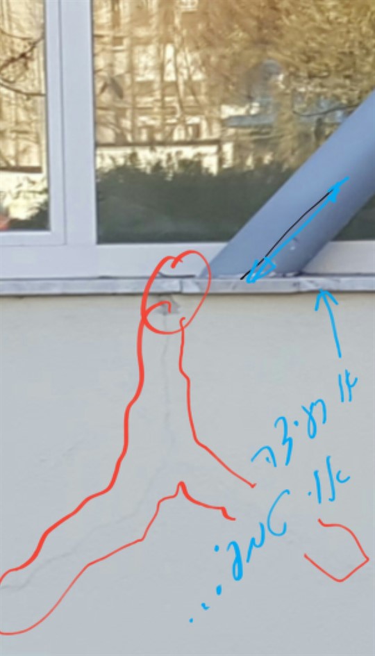 Photo 46: Upgrading the building of a school in Briati, cracks due to the earthquake, or temperature differences